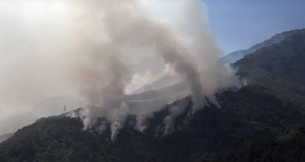 Na Čvrsnici požar i dalje aktivan, gasi ga helikopter OS BiH