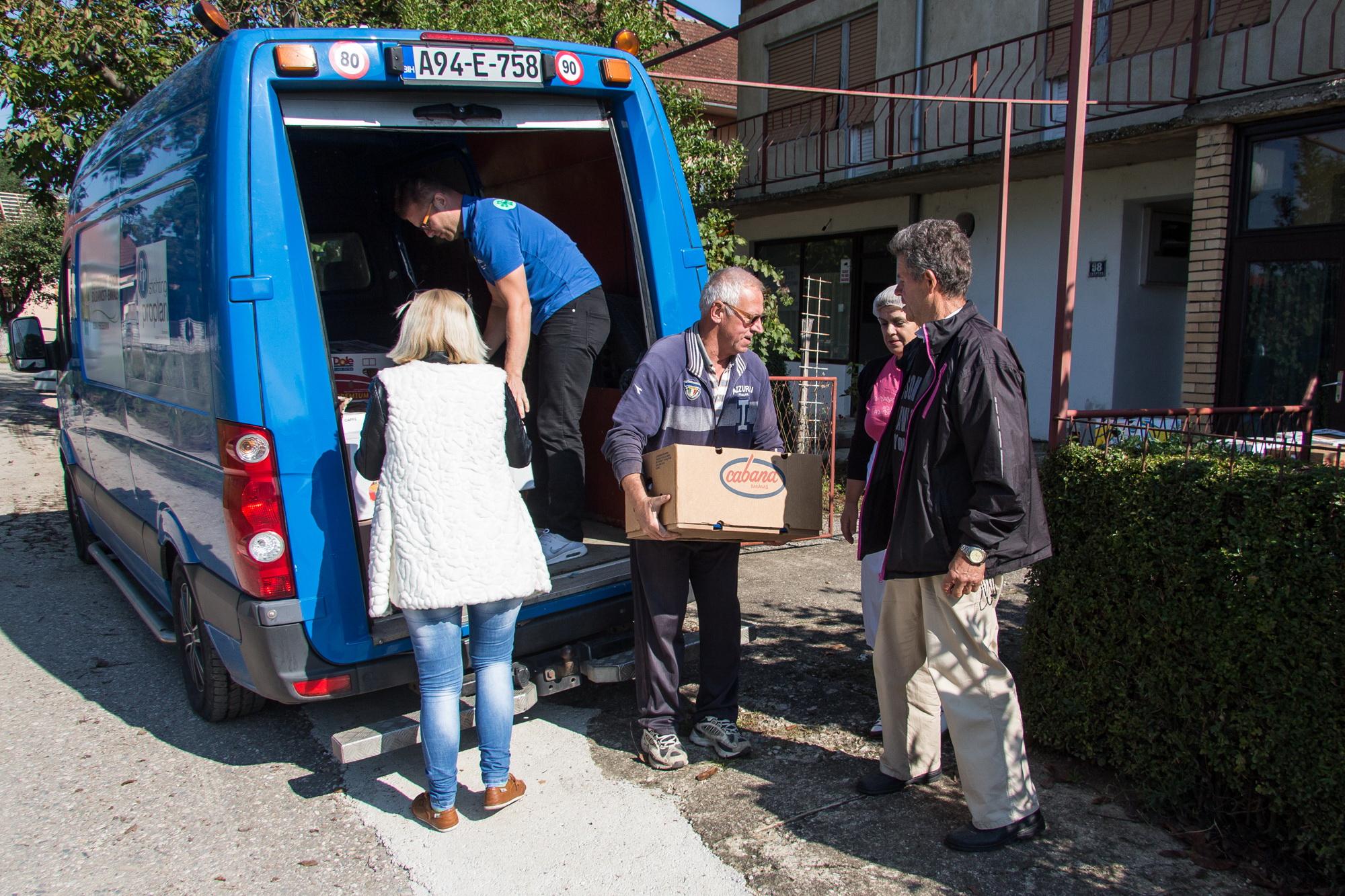 Narodna kuhinja u Prijedoru: “Emmaus” donirao makarone i rižu