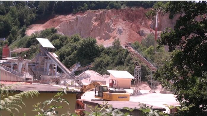 Nepoznata osoba ispalila granatu u krug asfaltne baze, niko ne zna šta se tačno desilo