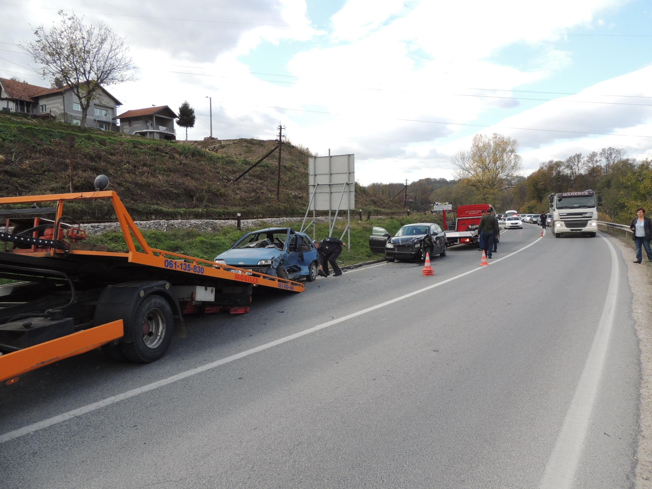 Srebrenik: Na magistralnom putu Tuzla - Orašje sudarila se tri vozila