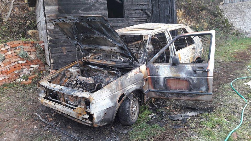 Zapaljen automobil i pomoćni objekt Ermina Pavice, povratnika u Rogaticu