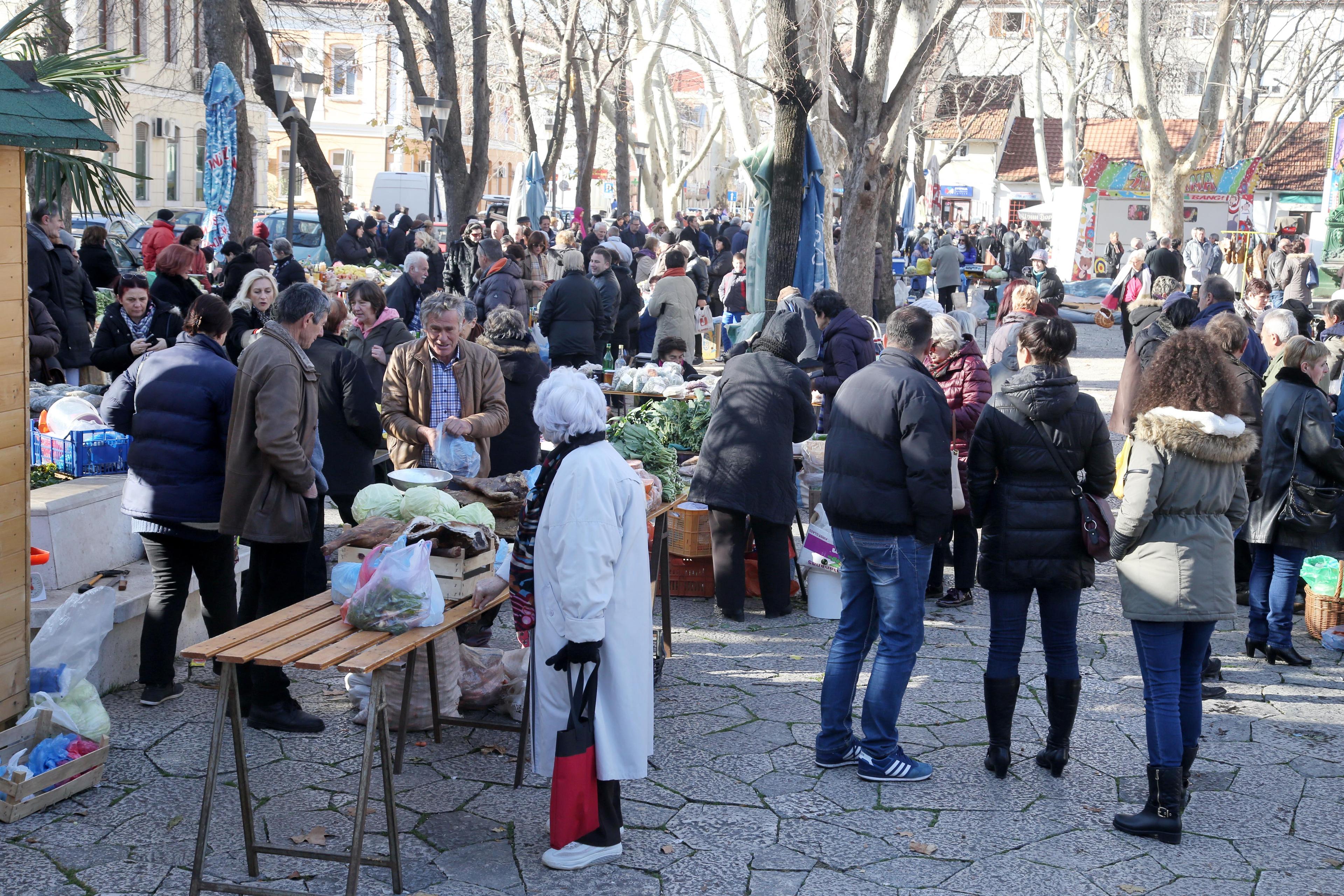 {Velika "Avazova" anketa /} Kakva je bila 2017. godina, šta očekujete od naredne? I u 2018. ćemo se boriti da preživimo