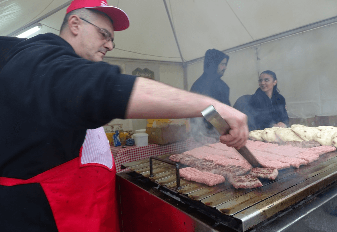 Na banjalučkom ‘Ćevap festu’ više od 10.000 posjetilaca, pojedeno 8.500 porcija