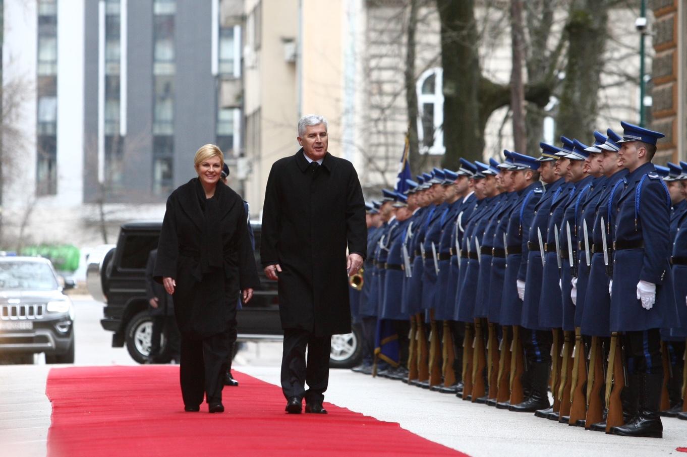 Svečani doček za Kolindu Grabar-Kitarović ispred Predsjedništva BiH