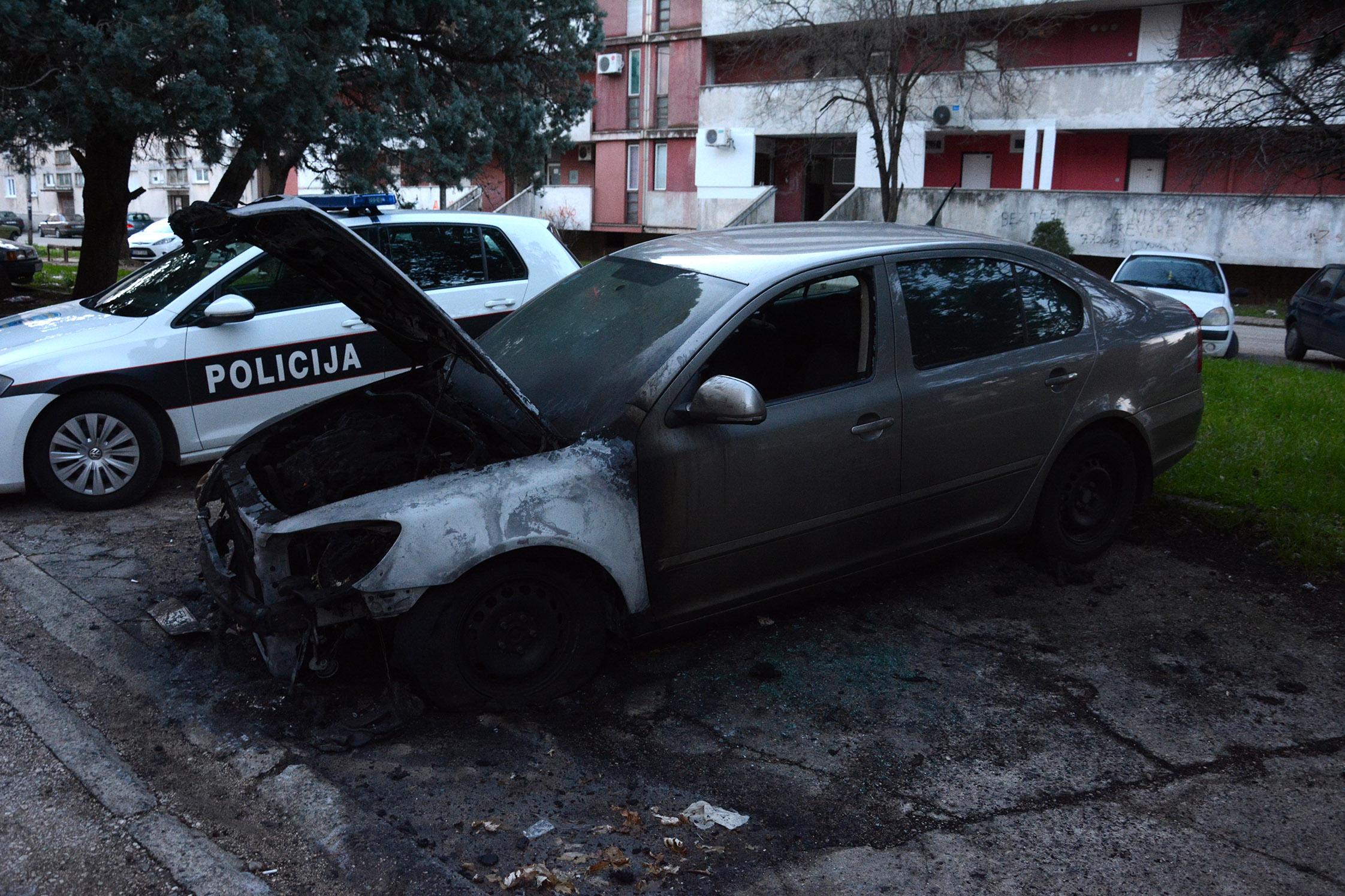 U Mostaru izgorjela Škoda Octavia