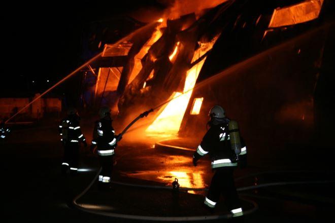 Veliki požar u Oroslavju, gori skladište fabrike koja je prošle godine u mašine uložila 2,5 miliona eura