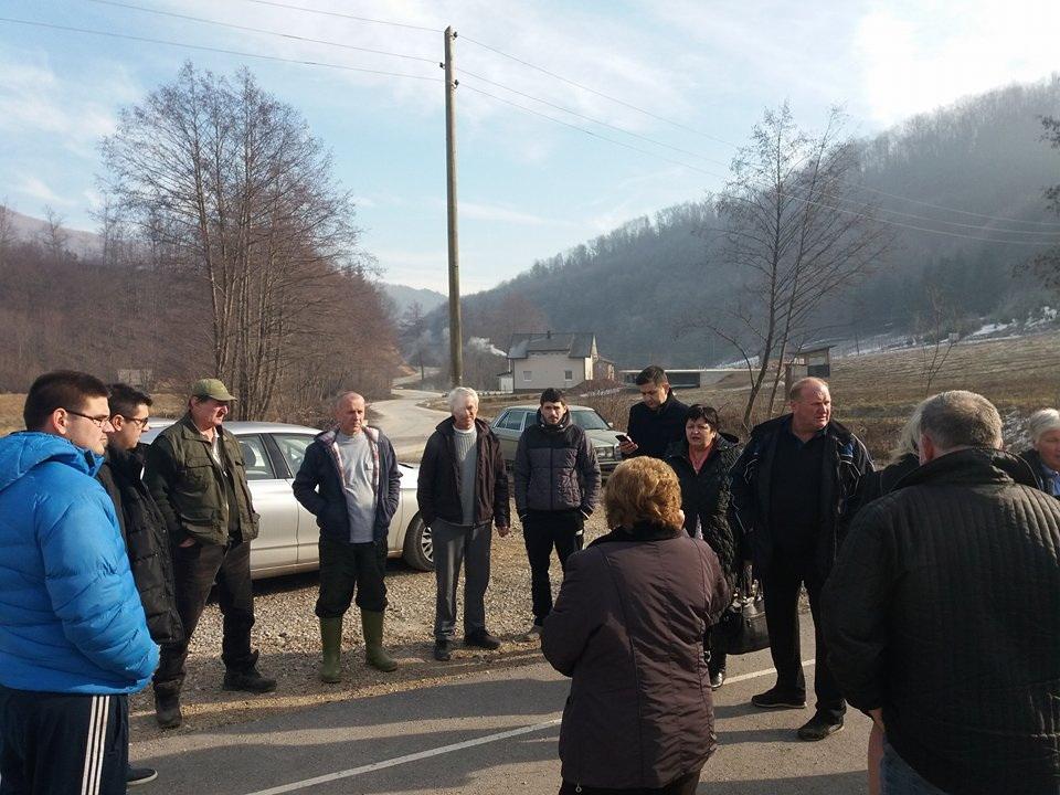 U kreševskoj MZ Crnići zbog zagađenja iz krečane blokada puta