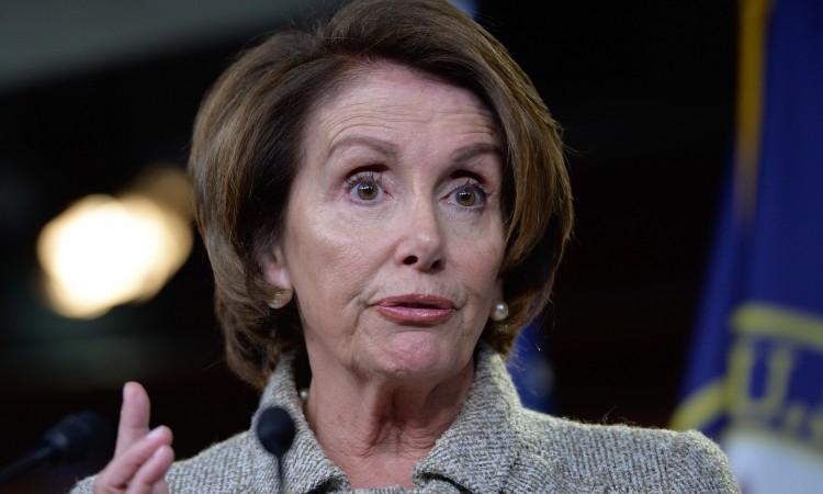 Pelosi održala u Kongresu rekordni osmosatni govor posvećen migrantima