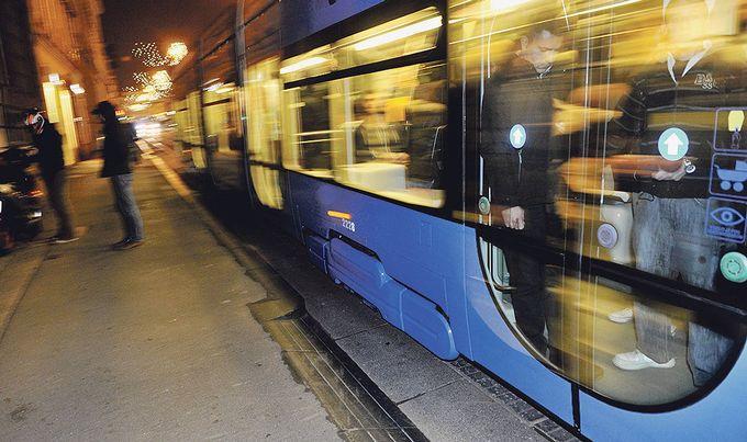 Zagrepčanka o iskustvu iz tramvaja: Naslonio se na mene sa spolovilom u erekciji…