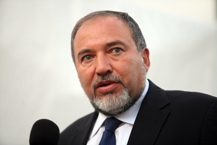 Liberman: Ne prihvatamo ograničenja u Siriji