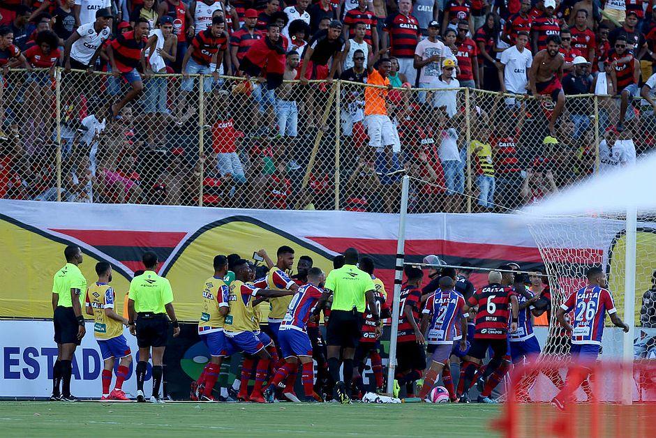 Utakmica u Brazilu prekinuta nakon 10 crvenih i osam žutih kartona