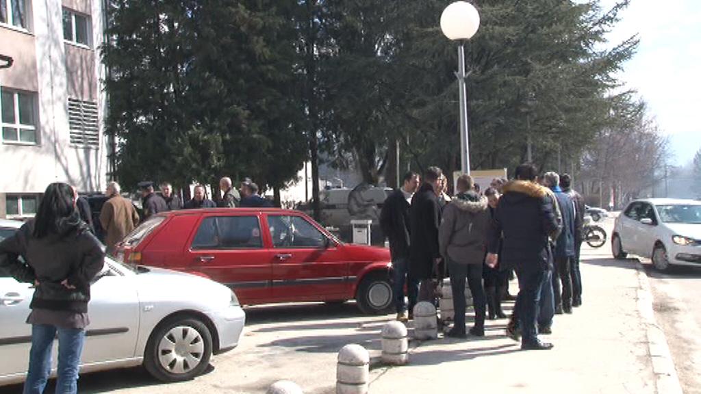 Detalj sa protesta ispred Općine - Avaz