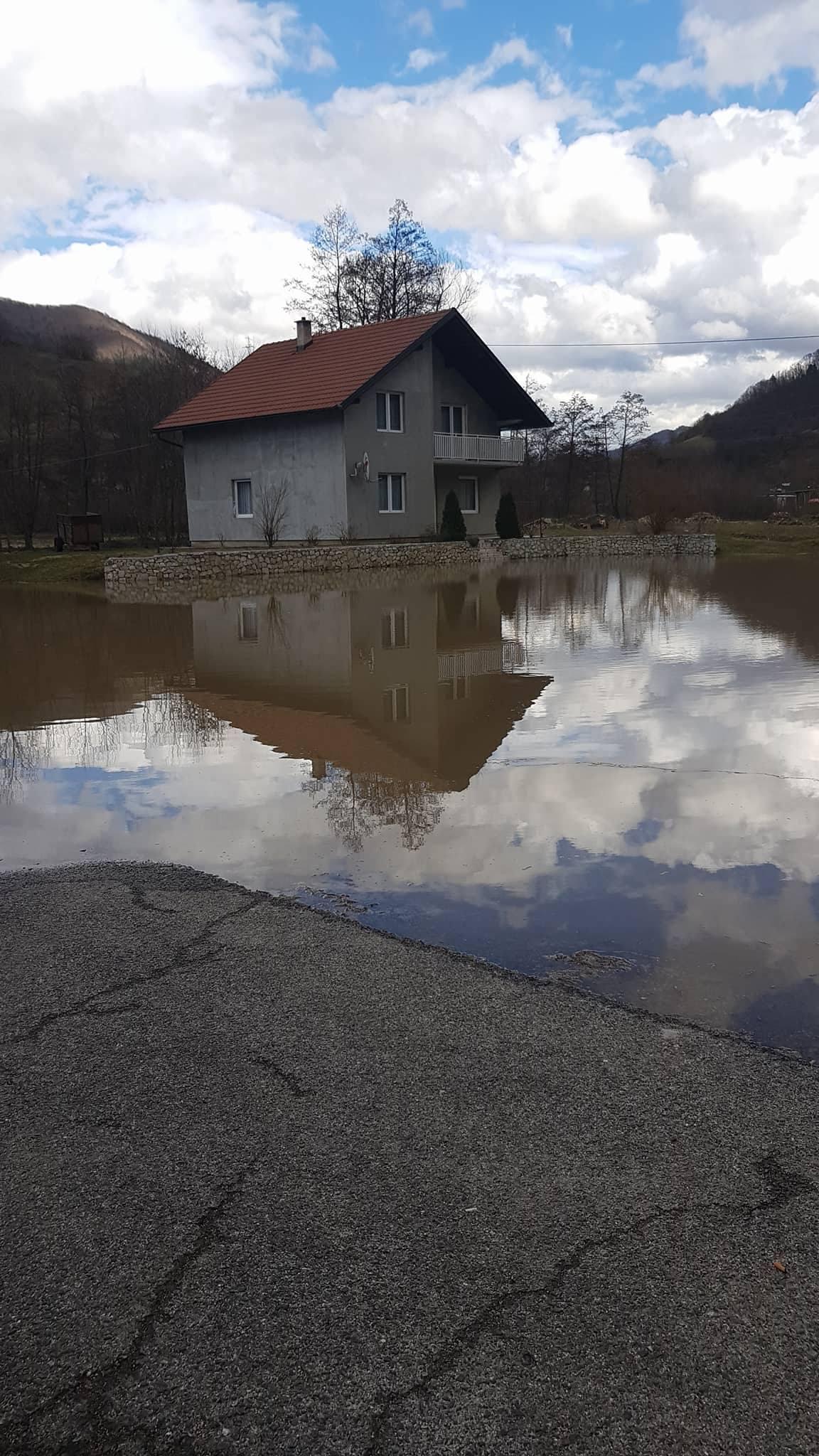 Izlila se rijeka Pliva, strahuje se od novih padavina