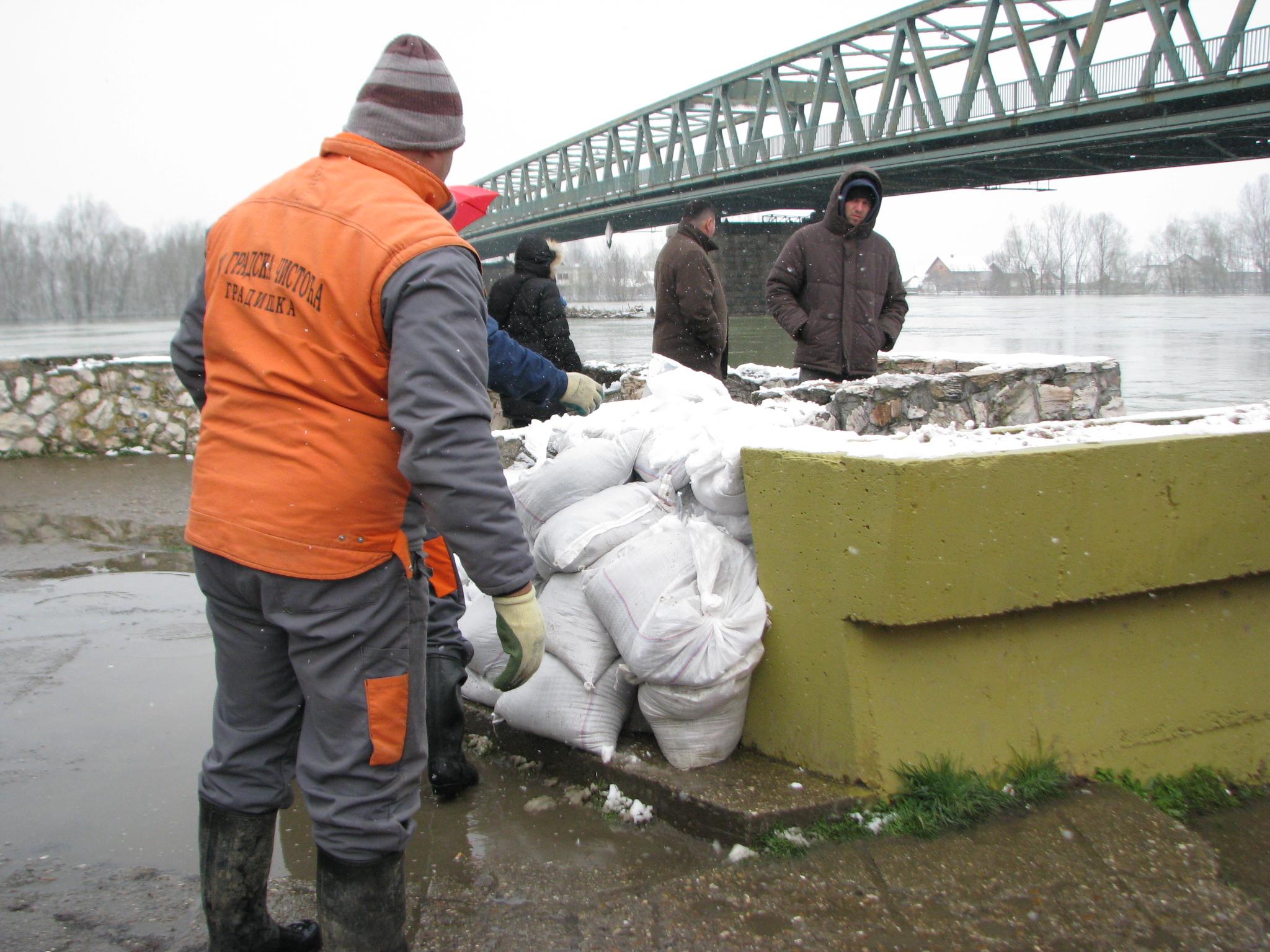 Bosanska Gradiška: Sava usporila rast, ostalo još 18 cm mjerne letve