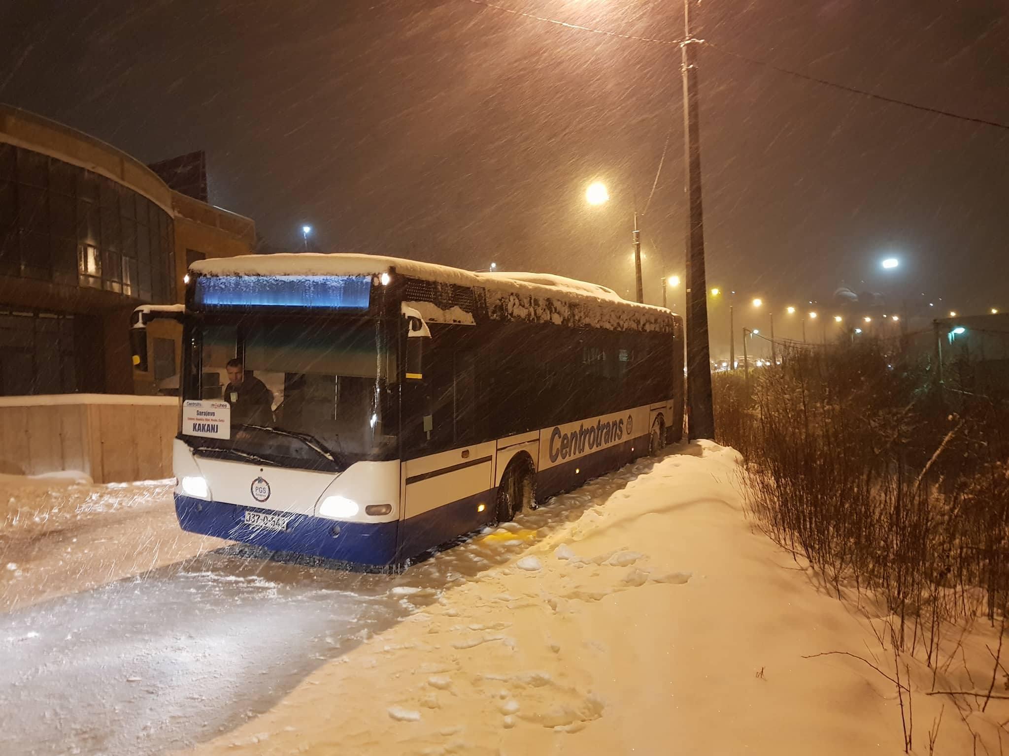 Autobus se popriječio na saobraćajnici, vozači više od dva sata čekali u kolonama