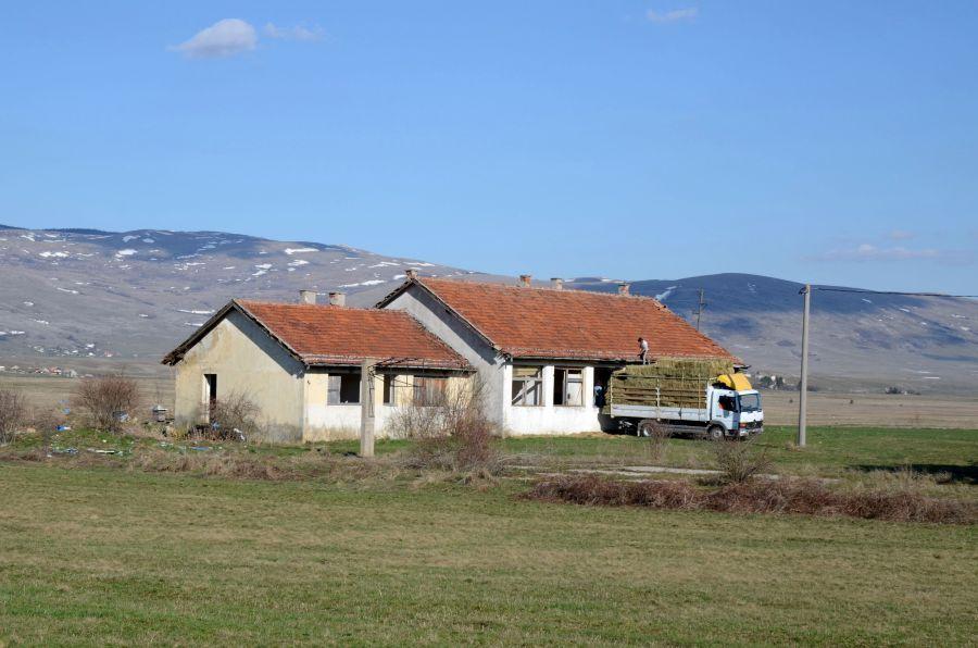 Šumnjaci, jedno od najvećih glamočkih sela: Umjesto đaka, u školi sijeno