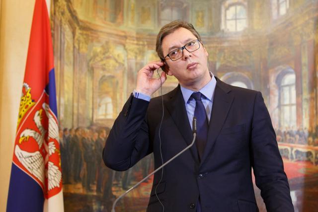 Vučić od Merkel traži podršku u potrazi za kompromisom između Beograda i Prištine