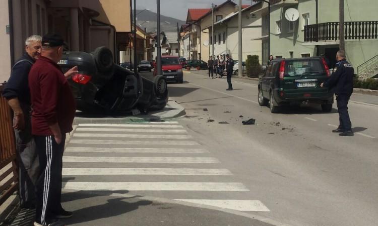 U saobraćajnoj nesreći u Tomislavgradu Golf završio na krovu