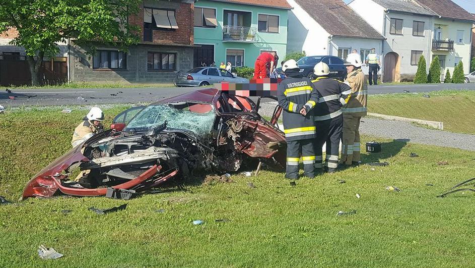 U stravičnom sudaru poginuo vozač: Od auta nije ostalo ništa