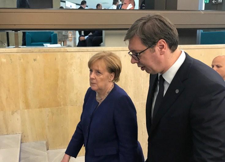 Vučić i Merkel: Potrebno je ubrzati dijalog s Prištinom