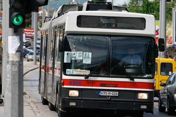 Puštene u rad trolejbuske linije Dobrinja - Trg Austrije i Dobrinja - Jezero