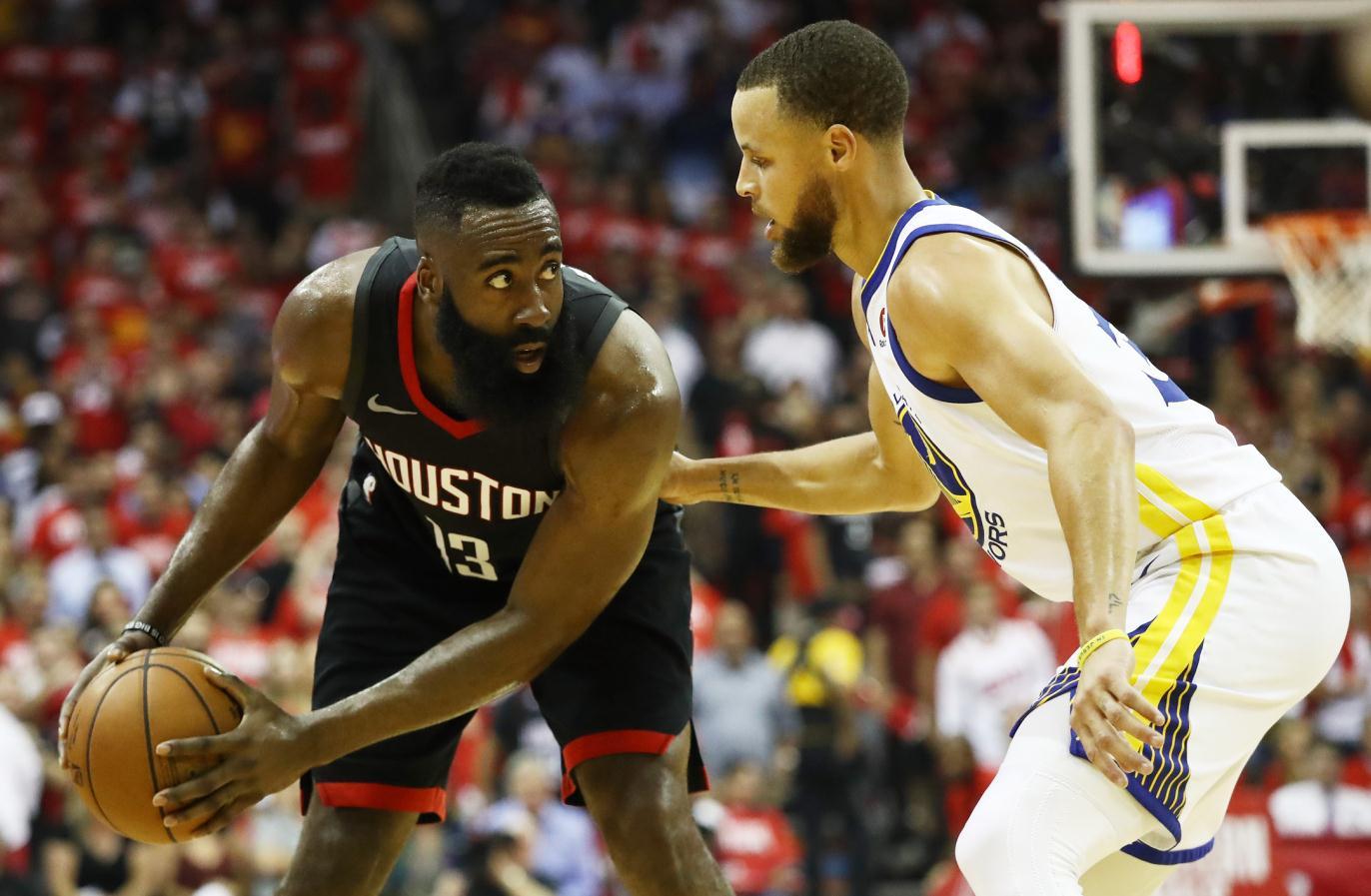 Prvaci na rubu propasti: Hjuston pobijedio Golden Stejt i došao nadomak velikog NBA finala