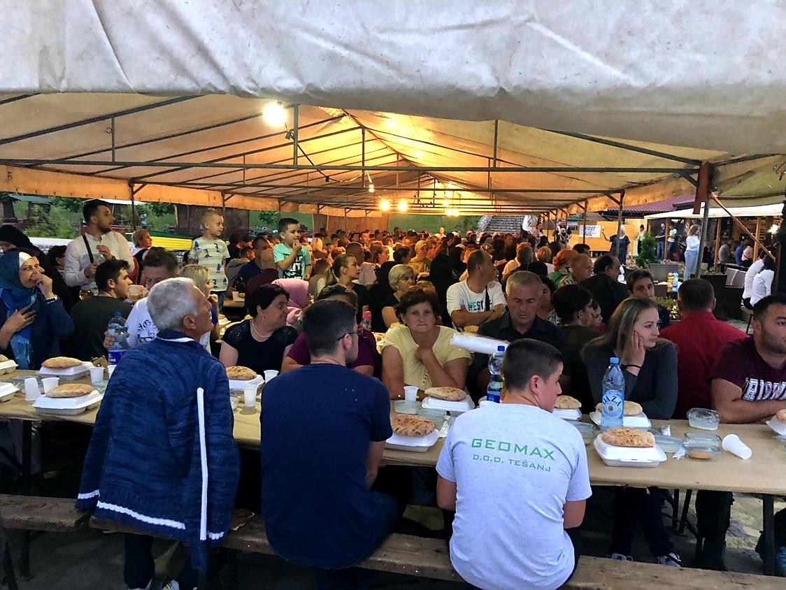 Više od 600 postača na iftaru SBB-a u Tešnju