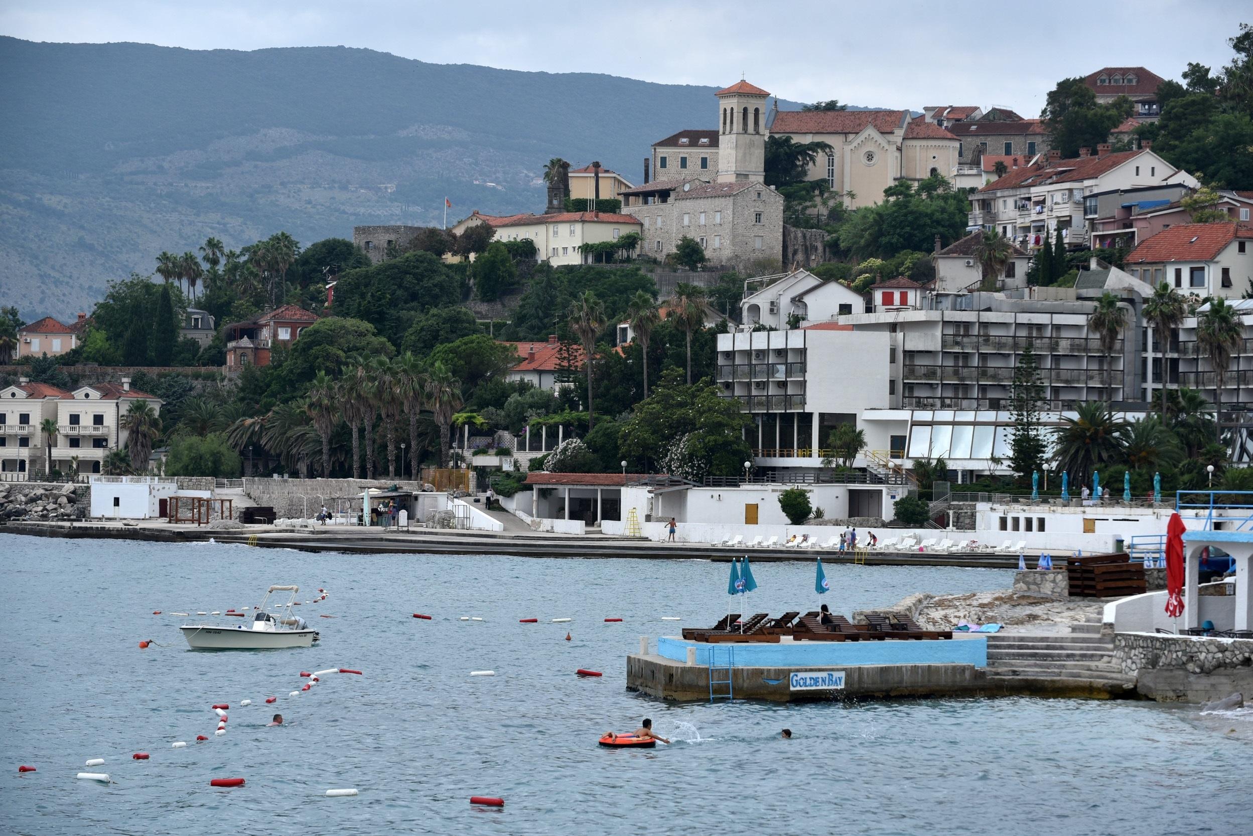 Rusi prodaju nekretnine u Crnoj Gori, stigli Turci!