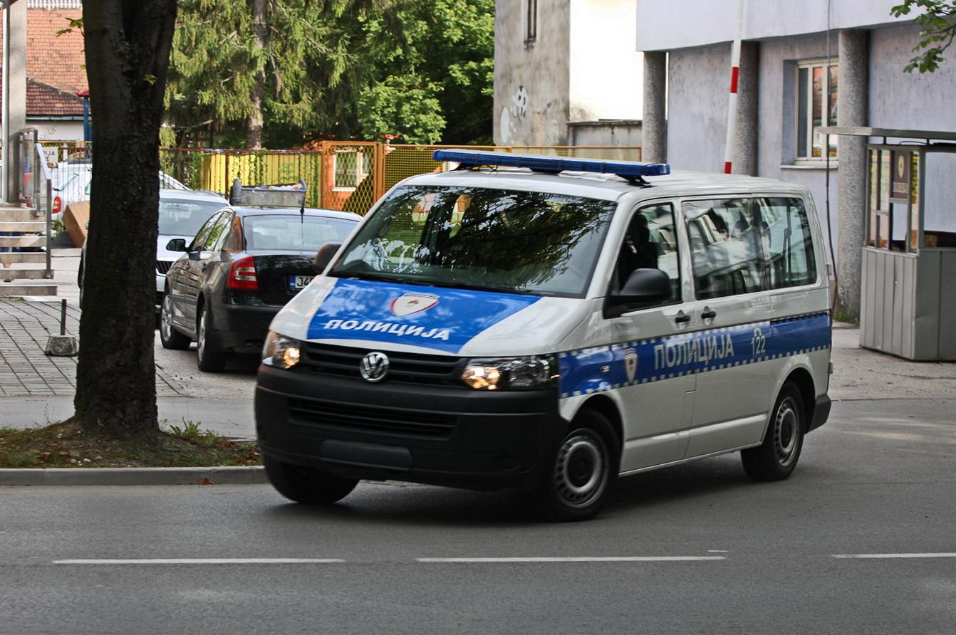 U Prijedoru zbog droge uhapšeno pet osoba, za šestom se traga