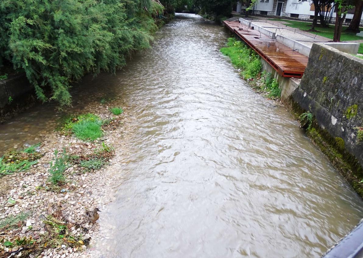 Snažno nevrijeme pogodilo grad: Dijelovi Mostara skoro pola sata bez struje