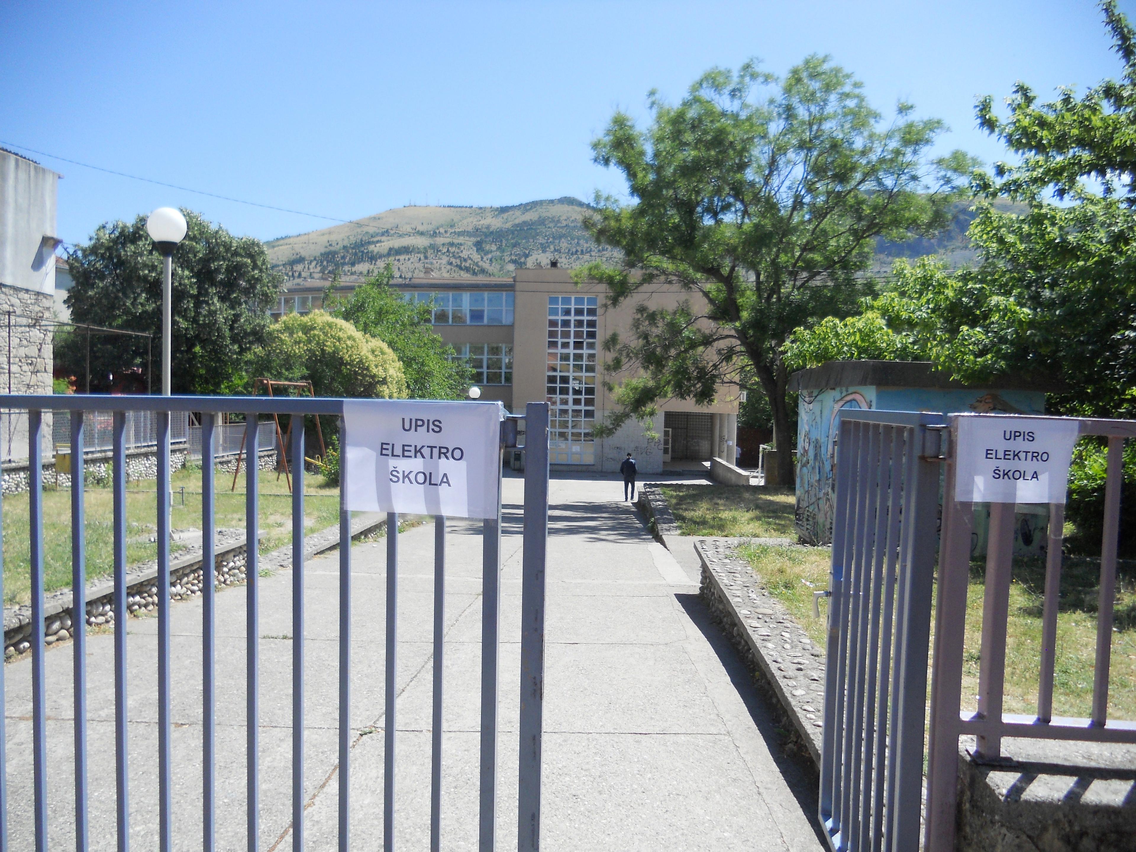 Svi žele da budu doktori i inžinjeri, a zanatlija malo ko