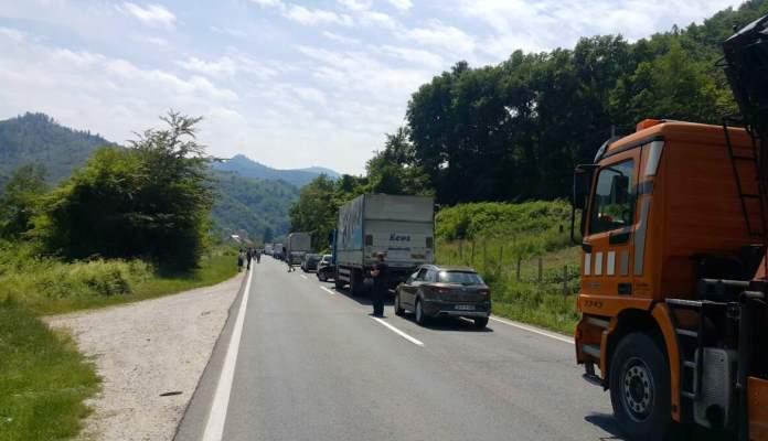 Normaliziran saobraćaj kod Žepča, večeras od 22 sata obustava saobraćaja na dionici Tarčin - Sarajevo