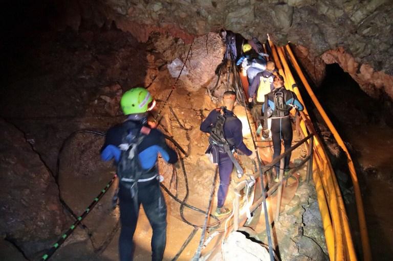 "Svi bi se mogli utopiti": Na Tajlandu se očekuju ogromne kiše, nema lake odluke za spasioce, a svaki korak može biti koban