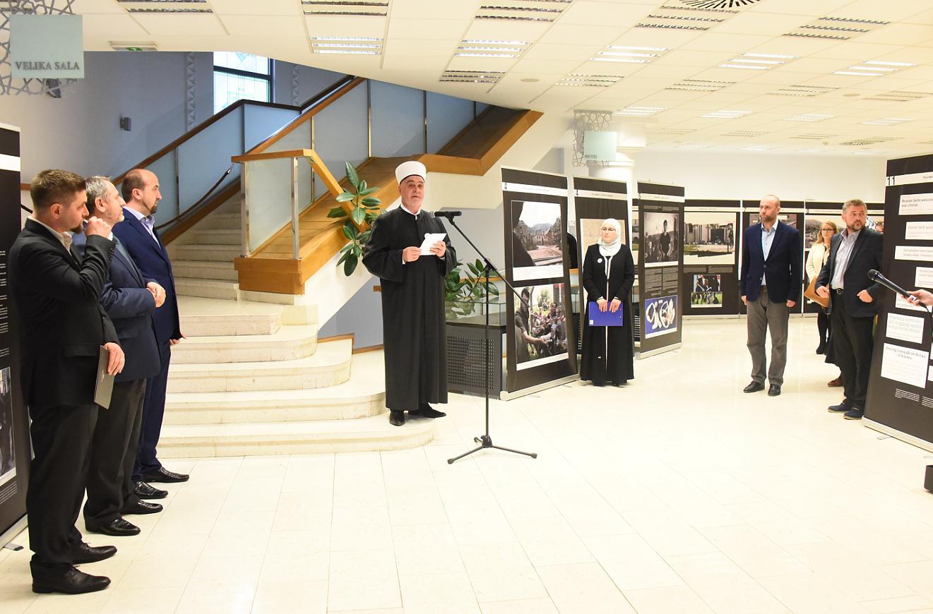 Otvorena izložba "Genocid u Srebrenici: 11 heroja za budućnost"