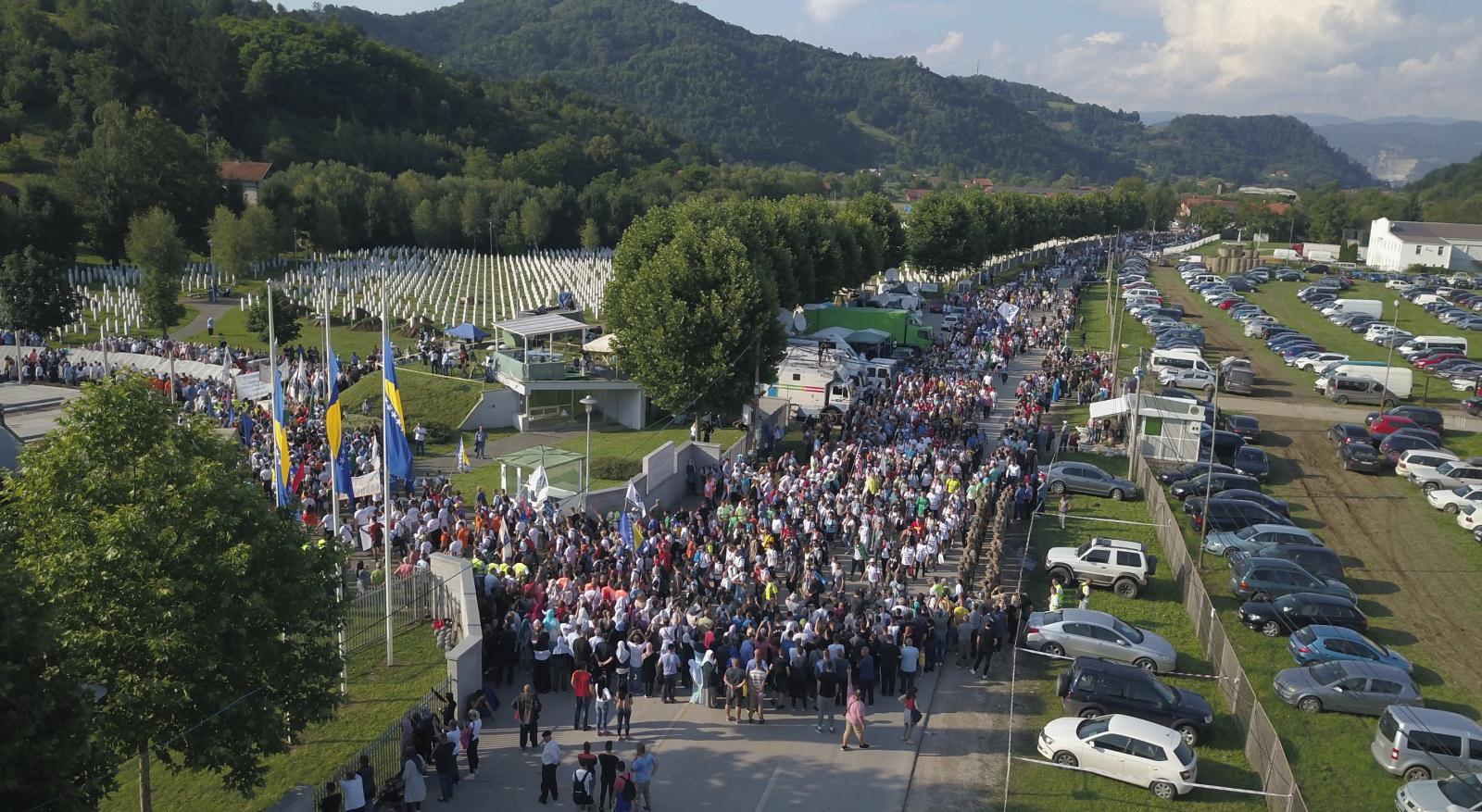 Oko šest hiljada učesnika "Marša mira" stiglo u Potočare