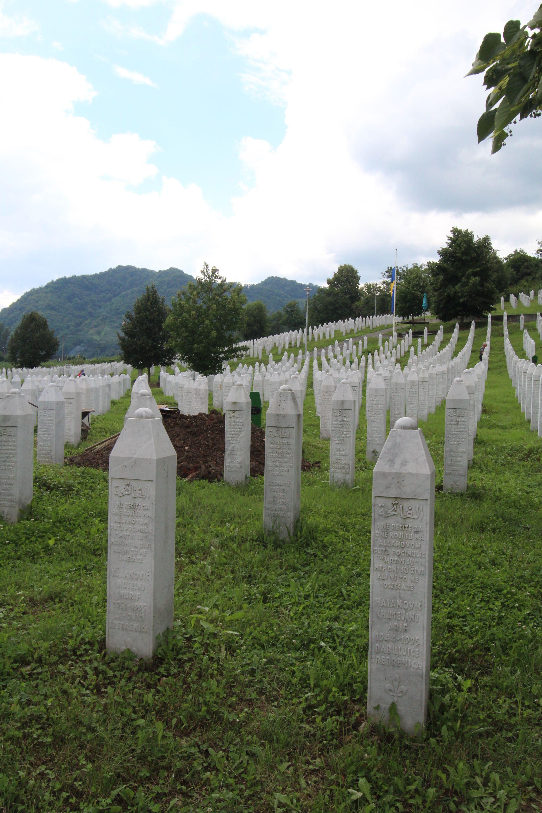 Bol i tuga koji ne prolaze i nikad i neće: Danas ukop 35 žrtava genocida u Srebrenici