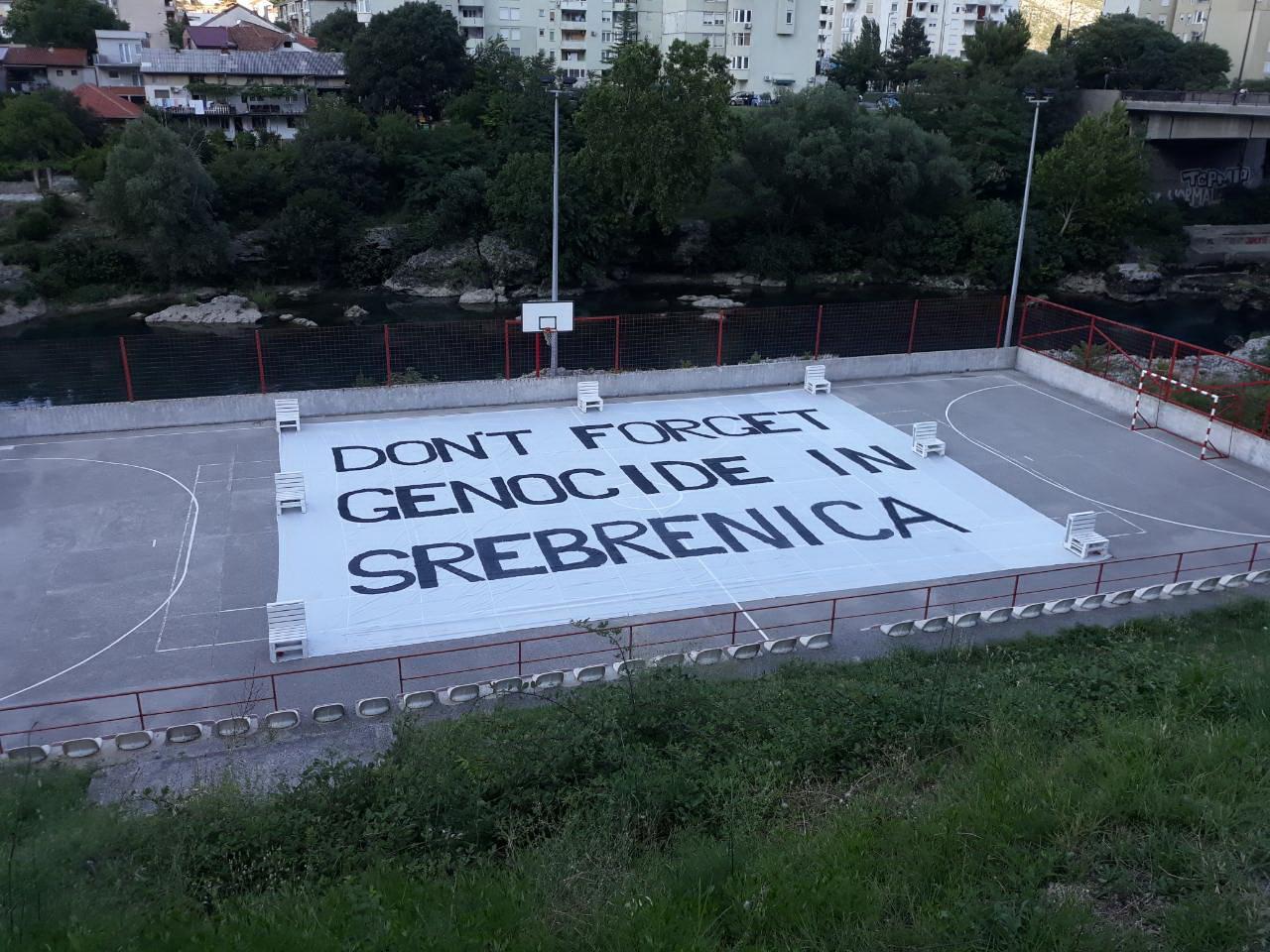 Mostarsko Udruženje "Sinovi Mahale" odalo počast žrtvama genocida u Srebrenici