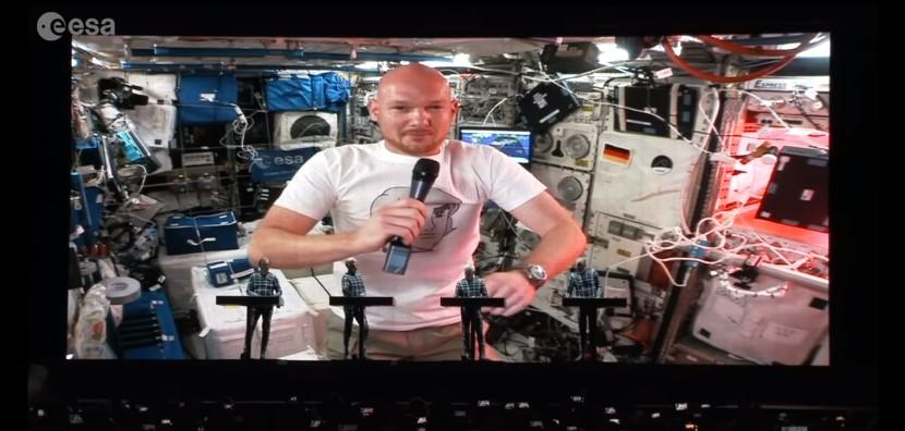 Astronaut s Međunarodne kosmičke stanice "upao" uživo na koncert "Kraftverka"