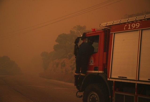 Crna Gora ponudila Grčkoj dva aviona za gašenje požara