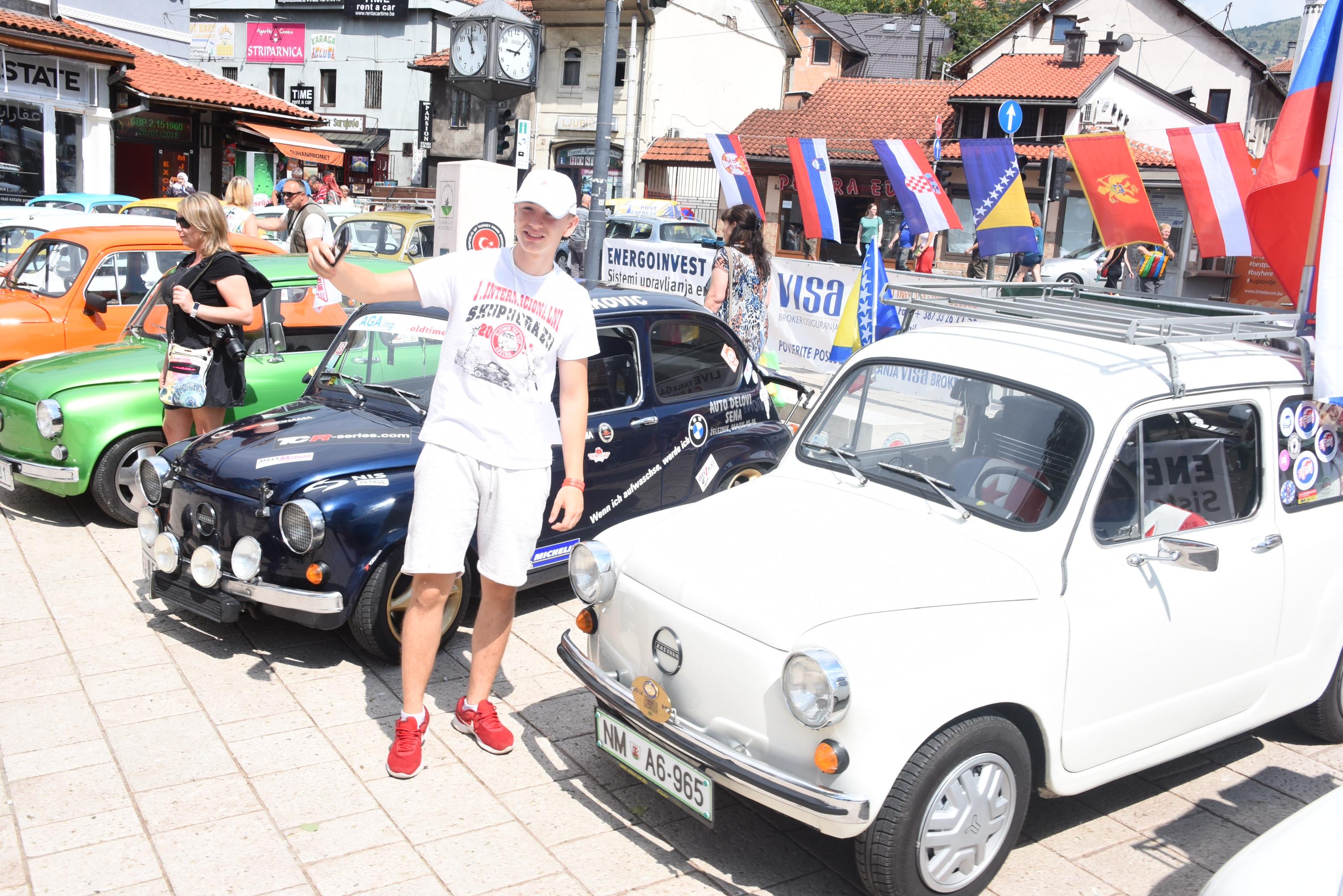 Izloženo stotinu Fića na Baščaršiji