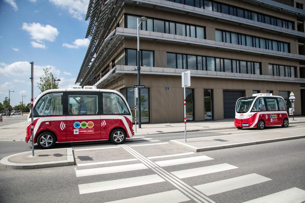 Prva vožnja autobusom bez vozača