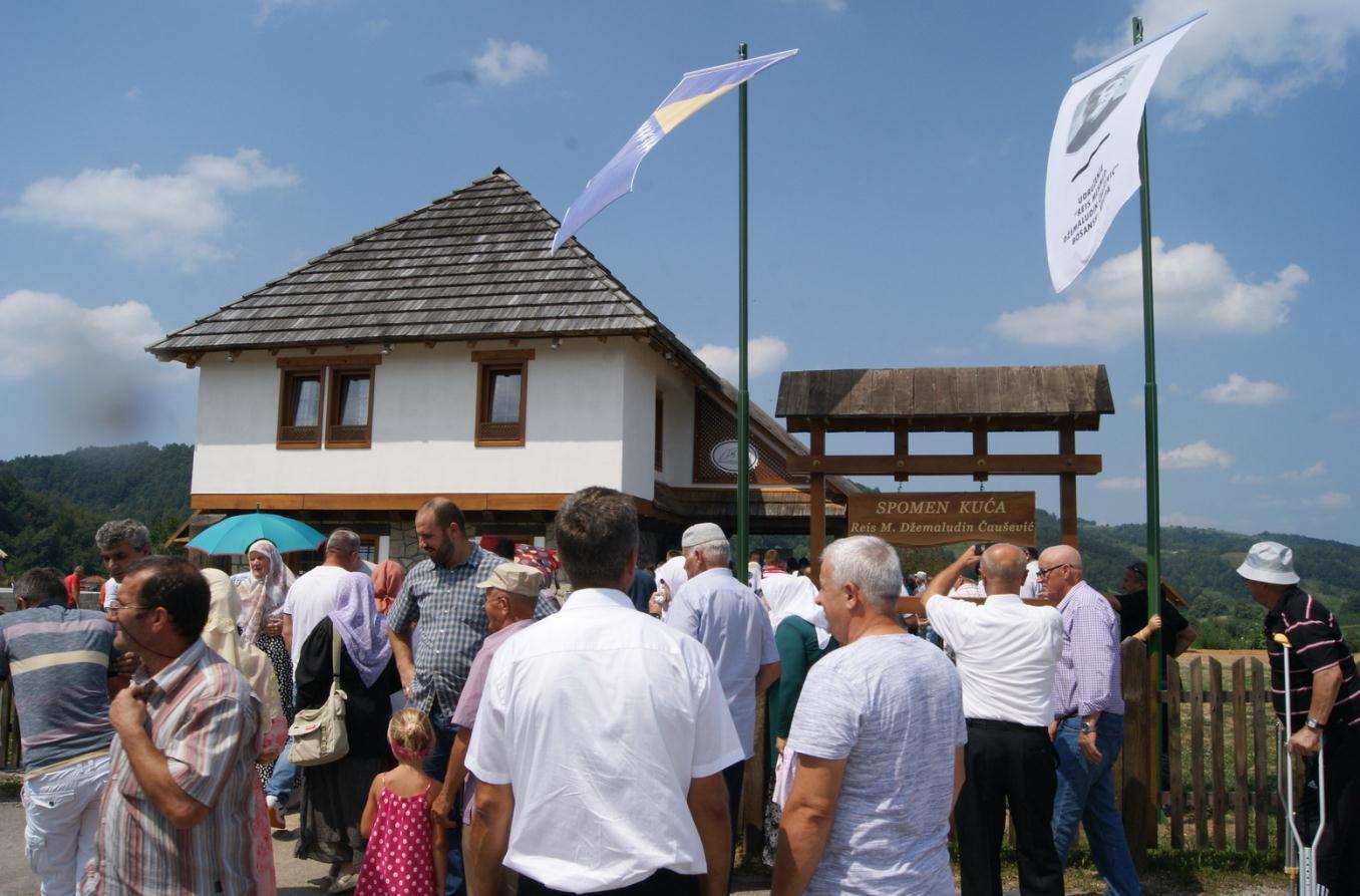 Otvorena spomen-kuća velikanu: Džemaludin Čaušević vratio se u Arapušu