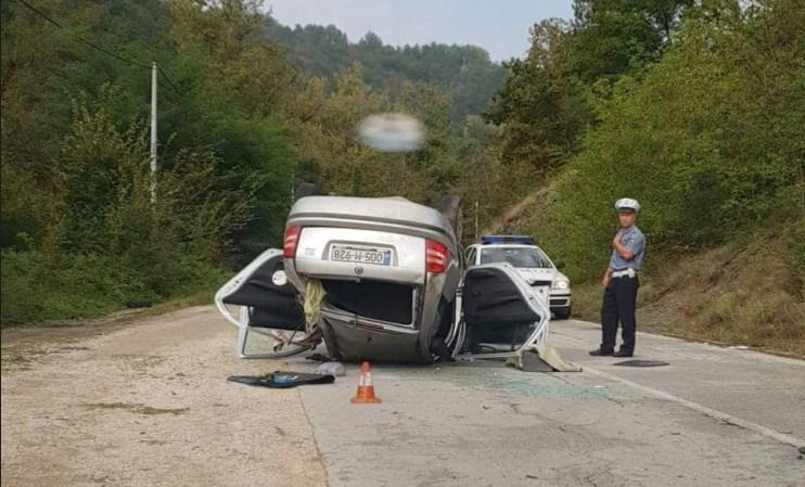 U Zavidovićima se prevrnuo automobil