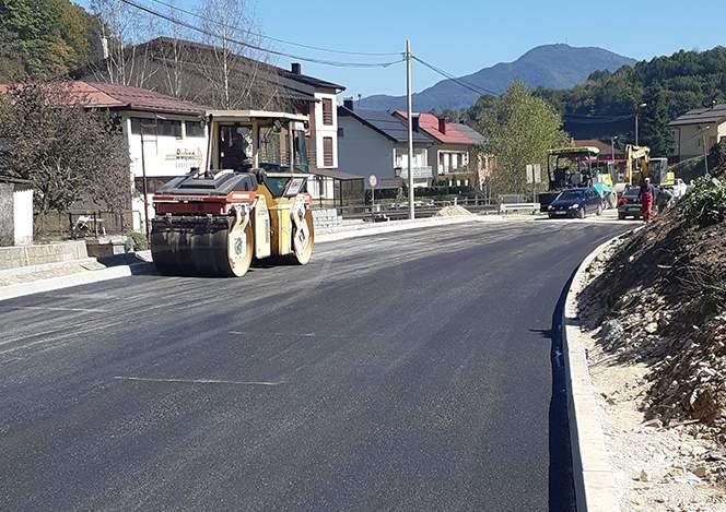 Uređeno korito rijeke Kreševčice, prošireni trotoar i cesta