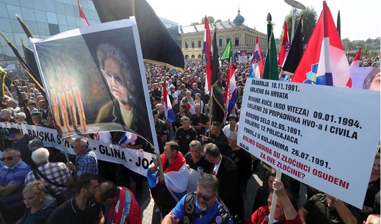 Hiljade ljudi na protestu u Vukovaru: Nismo svi za pomirenje, ovo je tek početak