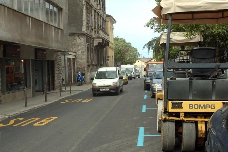 Umrla žena koju je pregazio autobus