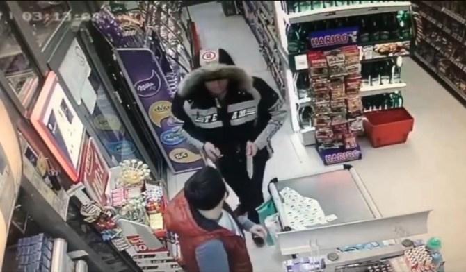 Uz prijetnju nožem, opljačkao prodavnicu u Novom Pazaru