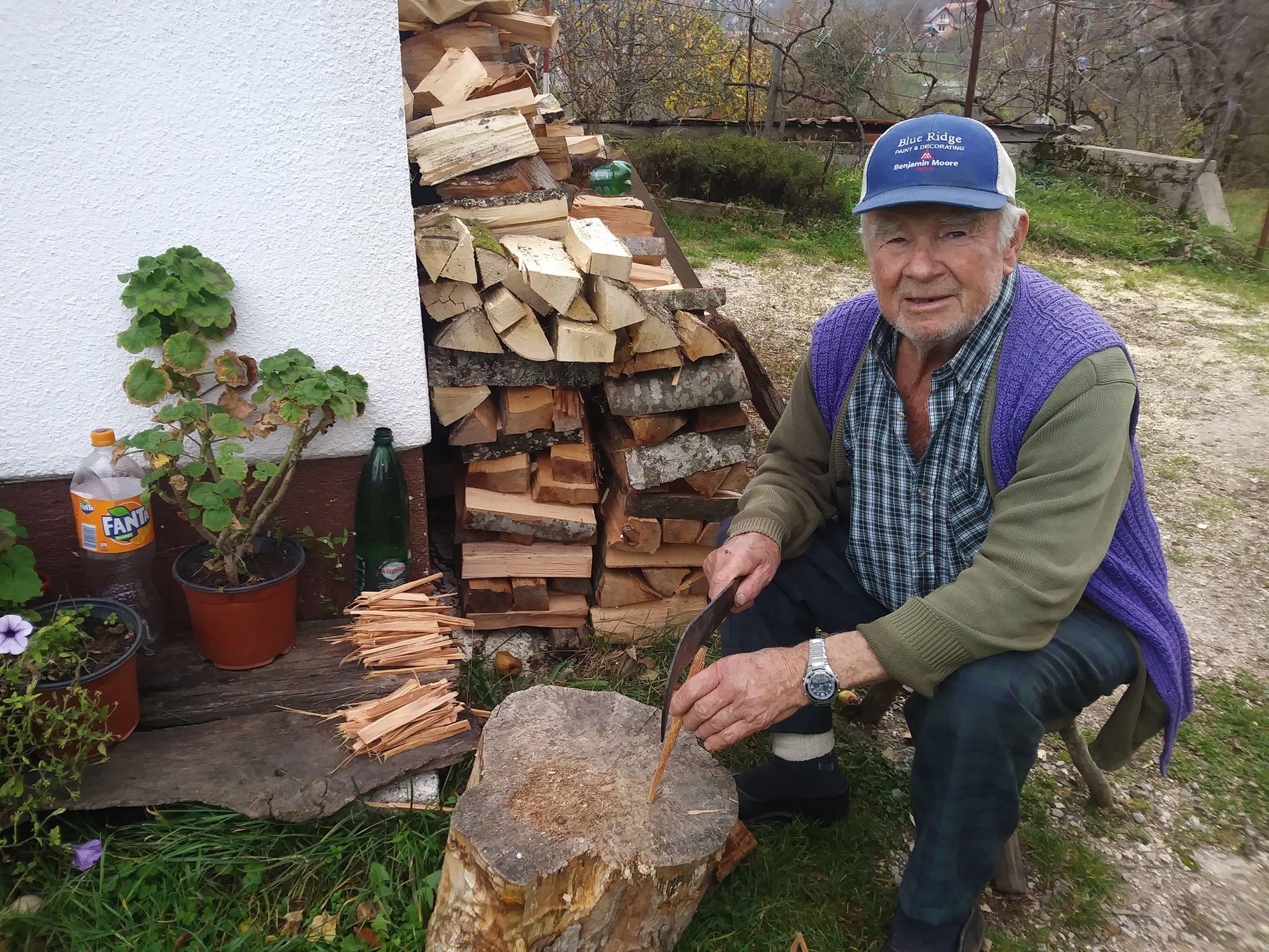 Blažević sa suprugom živi od minimalne penzije, koju najviše troše na lijekove - Avaz