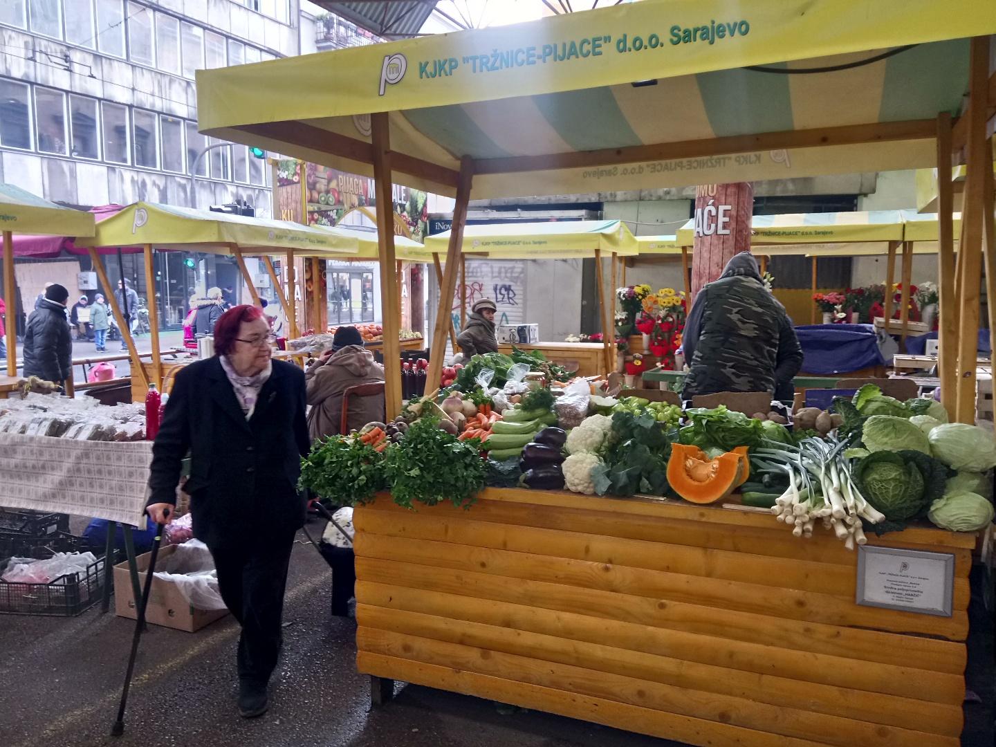 Zbog niskih cijena u trgovinama prodavači na pijacama bez posla