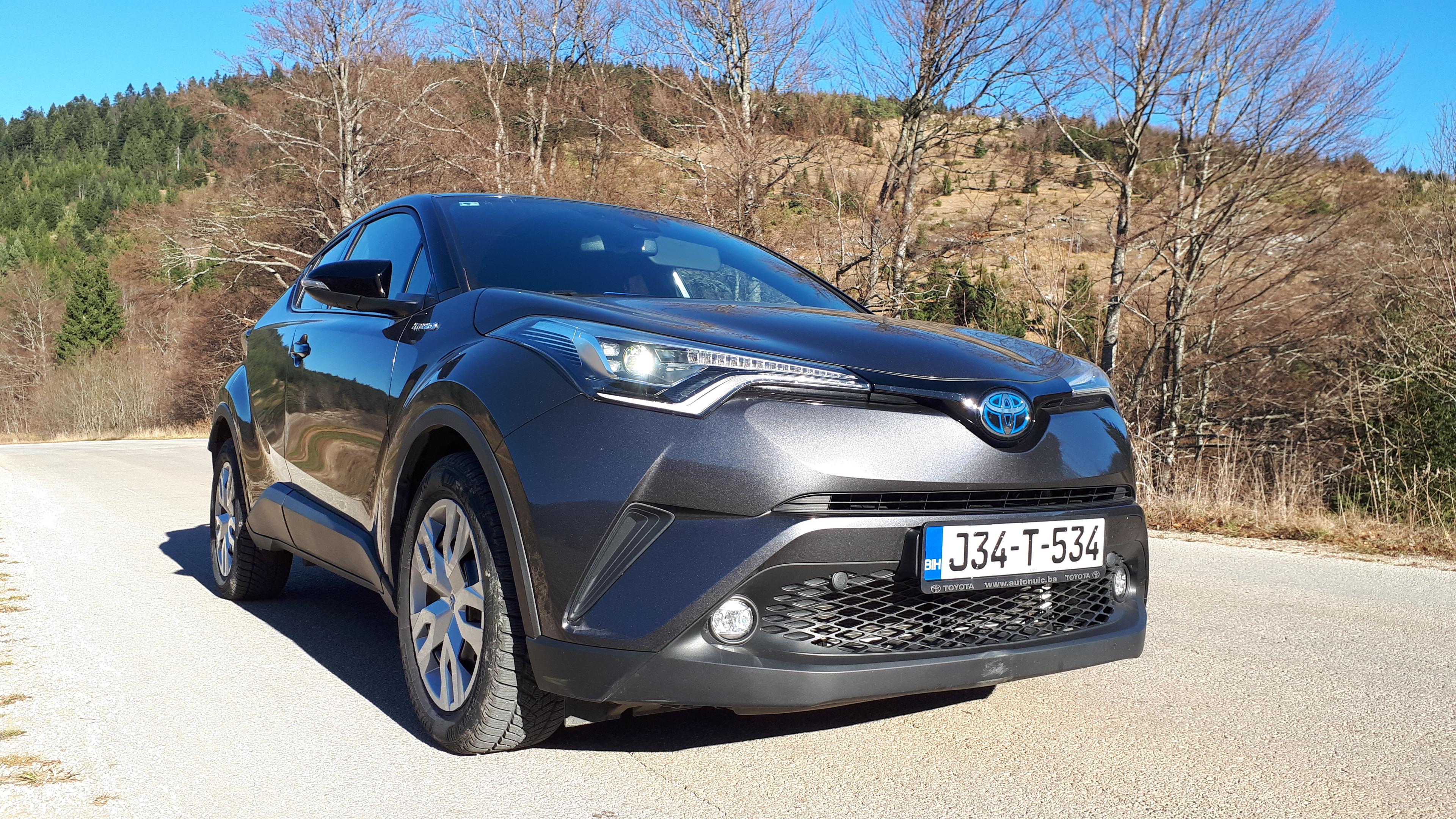 Toyota C-HR Hybrid: Na korak do potpune elektrifikacije